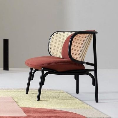 Chaise en rotin unique en bois pour le dernier design Chaise en bois rembourrée W68*D70*H82cm