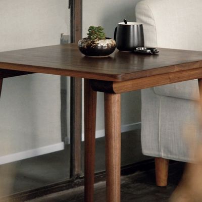 Couleur personnalisée Chambre à manger en bois massif Table à café carrée Moderne lumière de luxe Petite table carrée