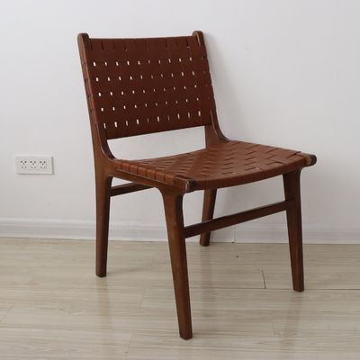 Logo personnalisé Chaises de loisirs extérieures Meubles en bois massif Style de design moderne avec chaise à manger tissée en cuir PU