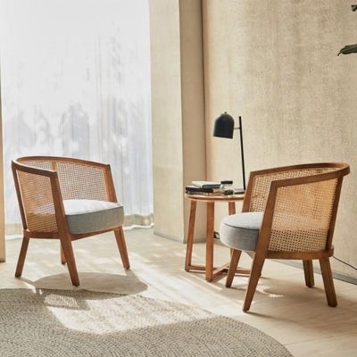 Meubles d'extérieur moderne nordique français en bois massif cadre de rotin Chaise de loisirs avec design de dossier incurvé et couleur personnalisée