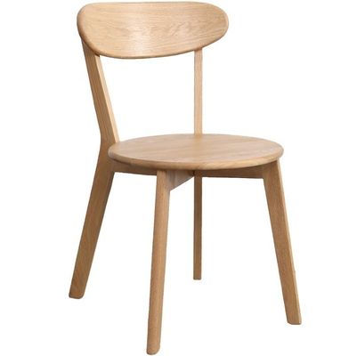 Chaise à manger en bois massif W44*D49*H80CM Bois de chêne pour un design nordique simple dans un petit restaurant familial