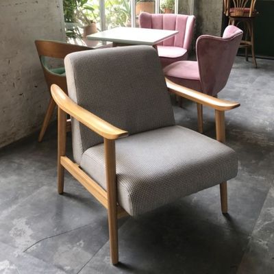Chaise de salon spécifique à l'hôtel avec accoudoir en cuir et tissu de velours