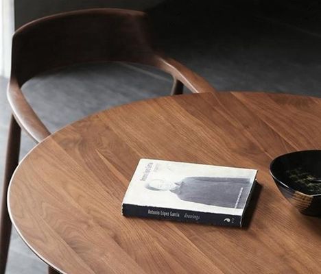 Emballage du courrier Y meubles de salle à manger sur mesure Modèles modernes en bois massif rond Table basse de café pour restaurant