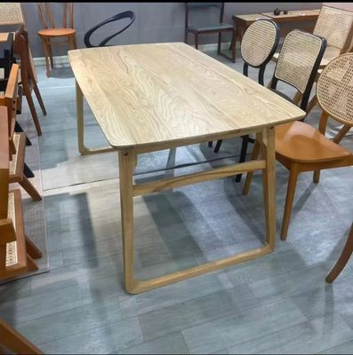 Table à manger en bois rectangulaire pour la décoration de la salle à manger