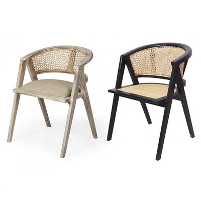 Améliorez l'apparence de votre restaurant avec des chaises en bois personnalisées de votre couleur préférée