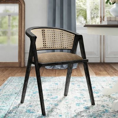 Améliorez l'apparence de votre restaurant avec des chaises en bois personnalisées de votre couleur préférée