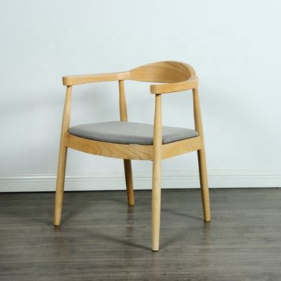Chaise à manger moderne avec accoudoir Chaise en bois en cuir en PU et meubles de salle à manger