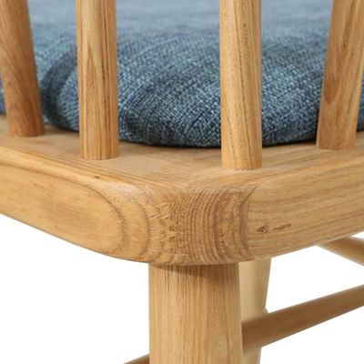 Meubles de salle à manger de design moderne dossier appuie-bras Chaise à manger en bois dans un design élégant