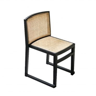 Économiser de l'espace Empillage de chaises de salle à manger en bois de rotin Style nordique moderne pour une salle à manger confortable