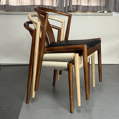 Emballage du courrier Restaurant simple Chaise en bois empilable avec siège à corde et conception légère