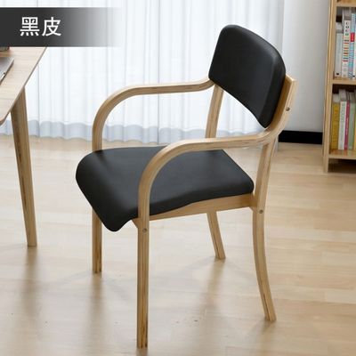 Améliorez votre salle à manger avec ce fauteuil en bois massif, un mélange parfait de style et de fonctionnalité.