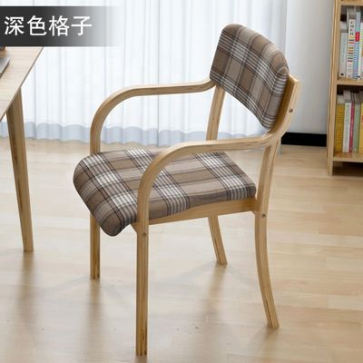 Améliorez votre salle à manger avec ce fauteuil en bois massif, un mélange parfait de style et de fonctionnalité.