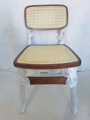 Ajoutez de l'élégance à votre salle à manger avec des chaises de mode de restaurant nordique