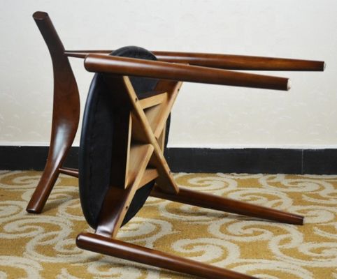 Chaise de cuisine de style japonais de luxe avec siège rembourré en cuir en PU moderne et bois classique