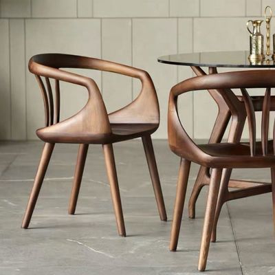 Chaise de cuisine de luxe noire en noyer chaise arrière en bois massif chaise de cuisine moderne nordique de loisirs chaise pour une expérience culinaire élégante
