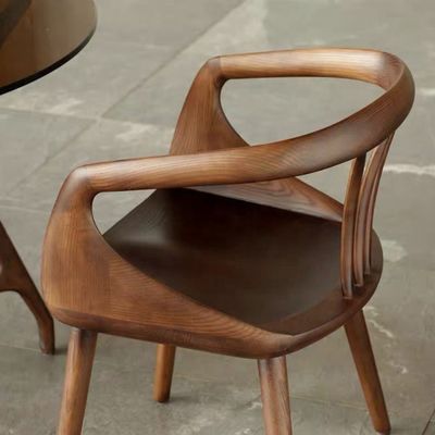 Chaise de cuisine de luxe noire en noyer chaise arrière en bois massif chaise de cuisine moderne nordique de loisirs chaise pour une expérience culinaire élégante