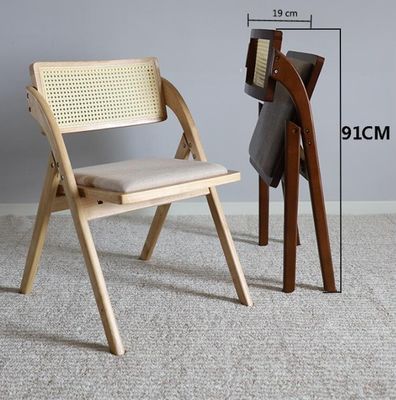 Chaise pliable en bois pour les restaurants Chaises de salle à manger en rotin durable de couleur naturelle/noix