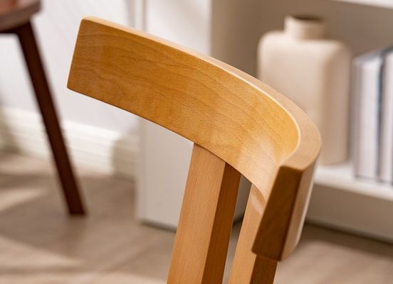 Meubles de restaurant Chaise en bois durable avec un design moderne en bois de hêtre