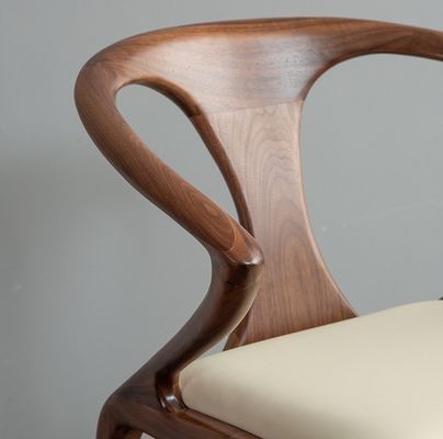 Chaise de salle à manger en bois massif nordique avec accoudoir