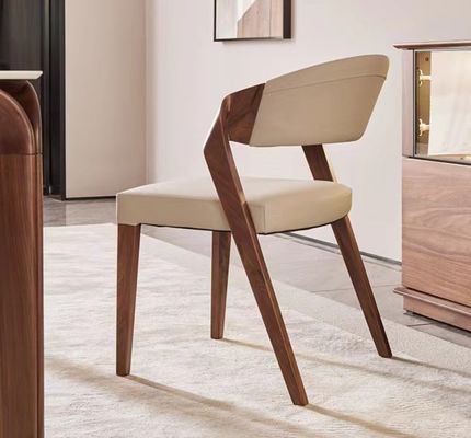 Meubles de salon Chaise à manger en bois massif avec conception personnalisée et coussin en cuir en PU