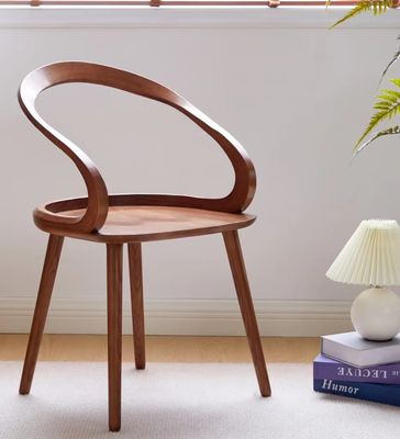 Conception de chaise de salle à manger moderne nordique avec conception personnalisée et finition laquée
