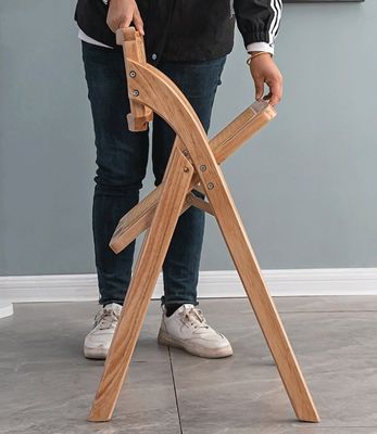 Service OEM Accepté Chaise à manger en bois massif en rotin naturel Meubles avec design pliable