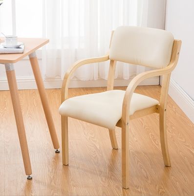 Chaise de salle à manger en bois massif naturel empilable pour événements Chaise en bois finition laquée