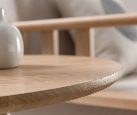 Table à café en bois massif de design moderne ronde pour le salon