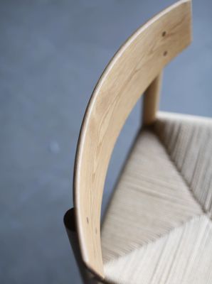 2023 Chaise en chêne en bois moderne tissée en cordon pour meubles domestiques dans les restaurants, les hôtels et les cafés Simple Concise General Solid