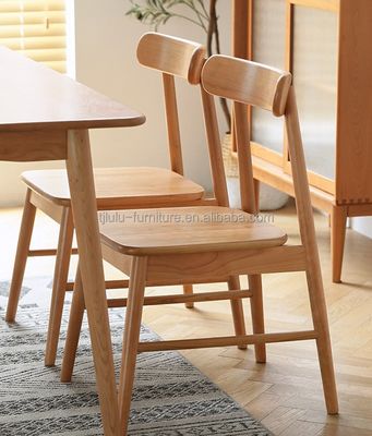Chaise de salle à manger en bois massif avec un style de design moderne pour les meubles de salle à manger dans le café Restaurant at et Nordic Simple Design
