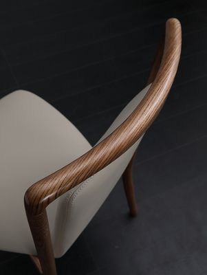Accueil Meubles Général Design italien Moderne en bois massif en cuir PU Salle à manger Chaise de restaurant avec accoudoir