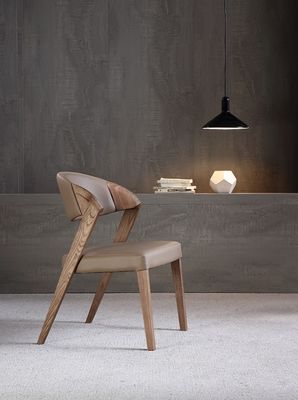 Meubles de salle à manger italien de luxe design moderne Chaise de café en bois Chaises empilées pour une cuisine sophistiquée