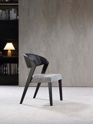 Meubles de salle à manger italien de luxe design moderne Chaise de café en bois Chaises empilées pour une cuisine sophistiquée