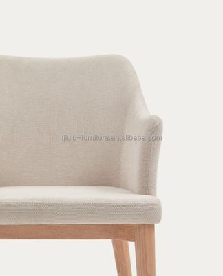 Accueil Meubles Nordiques en tissu en bois doublés Chaises de luxe pour les repas de banquet