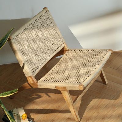 Chaise de canapé simple en bois massif tissé à la corde mélange de style et de fonction pour les meubles de salon