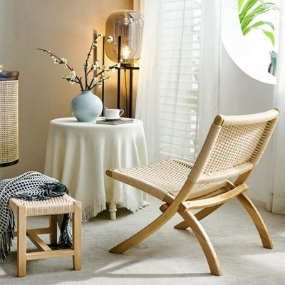 Meubles de salon d'hôtel de style nordique Chaise de loisirs en bois massif avec cordon tissé et design pliable