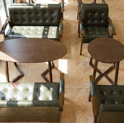 Chaise de café en cuir en PU en bois moderne Style de design italien de luxe pour salle à manger Restaurant
