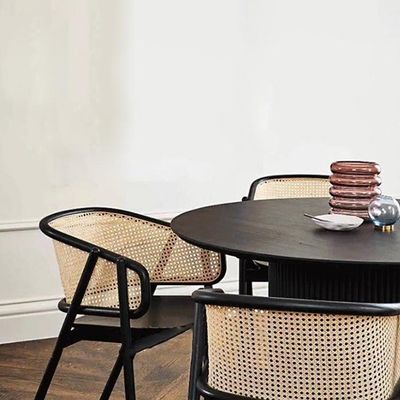 Finition en nitrolacque robuste de design japonais Chaises à manger en rotin en bois massif pour restaurants et salles à manger 2023