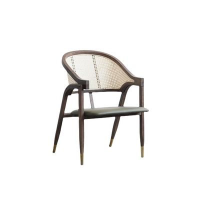 Une chaise de salle à manger robuste en bois de chaux La combinaison parfaite de robustesse et de style