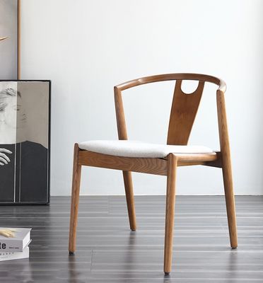 Emballage du courrier N Meubles de salle à manger Moderne en bois massif en PU cuir/tissu Chaise empilée pour le restaurant et le salon