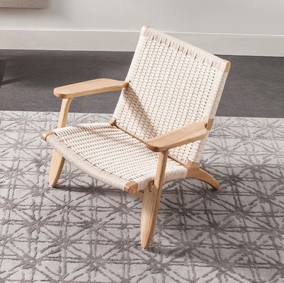 Meubles de salon de style moderne Chaise à manger en bois massif avec siège en câble tissé et bras en bois en naturel/noix/noir