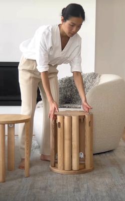 Tabouret en bois de chêne rouge empilable Chaise en bois massif de conception simple pour les meubles de salle à manger