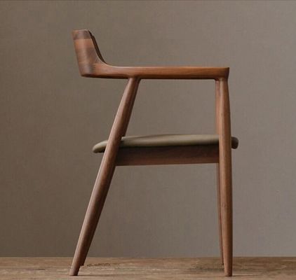 Accueil Meubles Généraux Restaurant en bois massif Chaises à manger au design moderne de luxe et en cuir PU