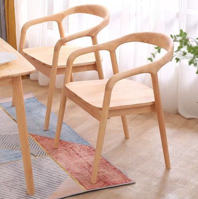 Chaise en bois en cuir en poudre moderne Pour le salon de l' hôtel Meubles de salle à manger Chaises de salle à manger en bois massif Chaise de salle à manger spécifique