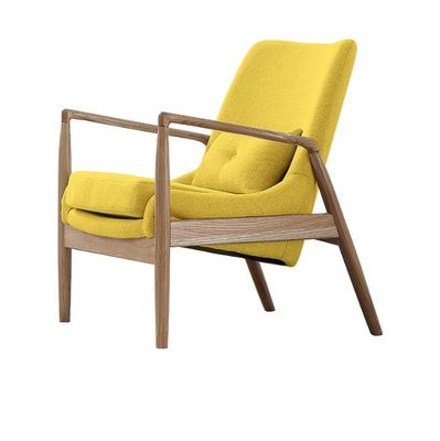 Créez un espace de vie confortable et élégant avec ce fauteuil roulant en cuir de style nordique moderne