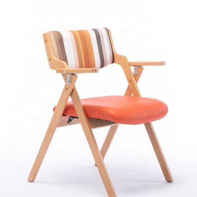 Morden classique nordique en bois pliable Arm de loisirs Chaise à manger fonction Salle à manger W45cm*D51cm*H83cm pour le salon