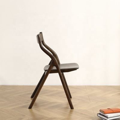 Chaise de restaurant en bois de luxe de style moderne avec des conceptions et des matériaux acceptables pour le client