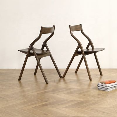 Chaise de restaurant en bois de luxe de style moderne avec des conceptions et des matériaux acceptables pour le client