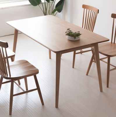 Sturdy style moderne design simple couleur de noyer américain Table à manger en bois massif