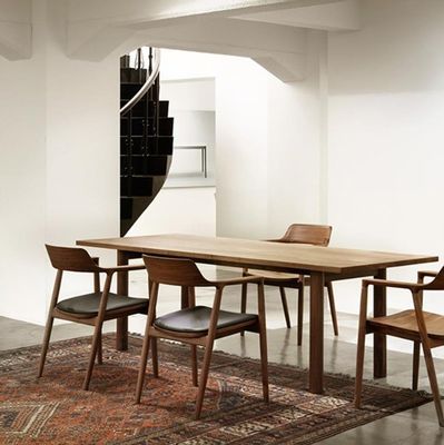 Vietnam meubles pour la maison Le client conçoit une table à manger en bois massif moderne avec des tables à café robustes et un design moderne